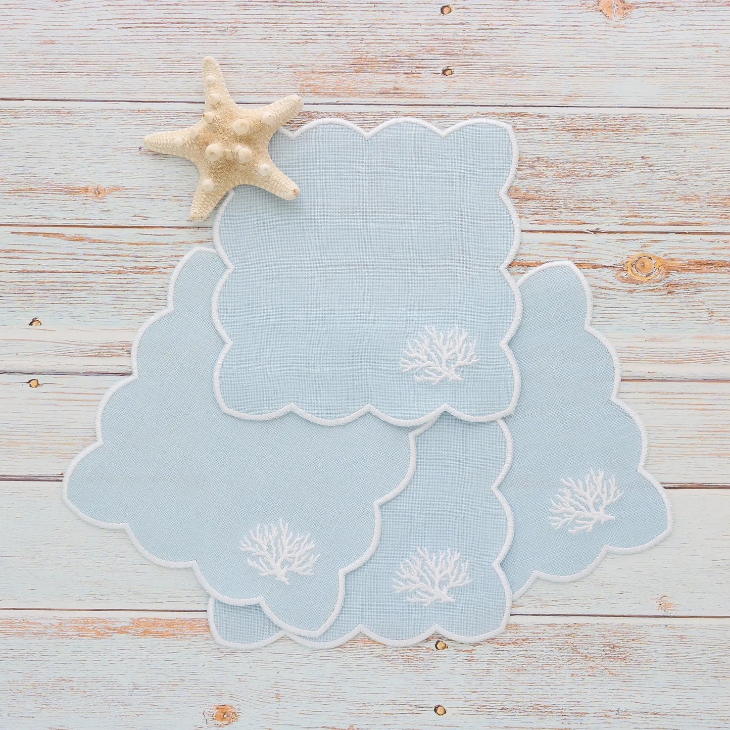 Scalloped cocktail napkins with Coral motif (set of 4)