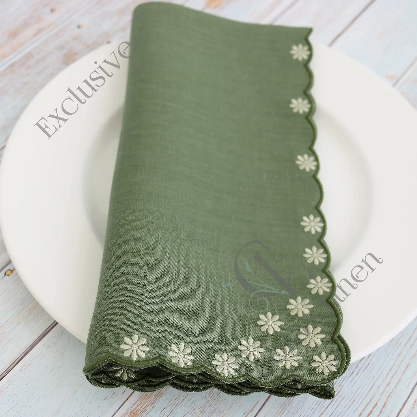 Daisies Scallops Linen Napkins (each)