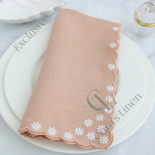 Scalloped Apricot Linen Napkins with White Daisies (each)