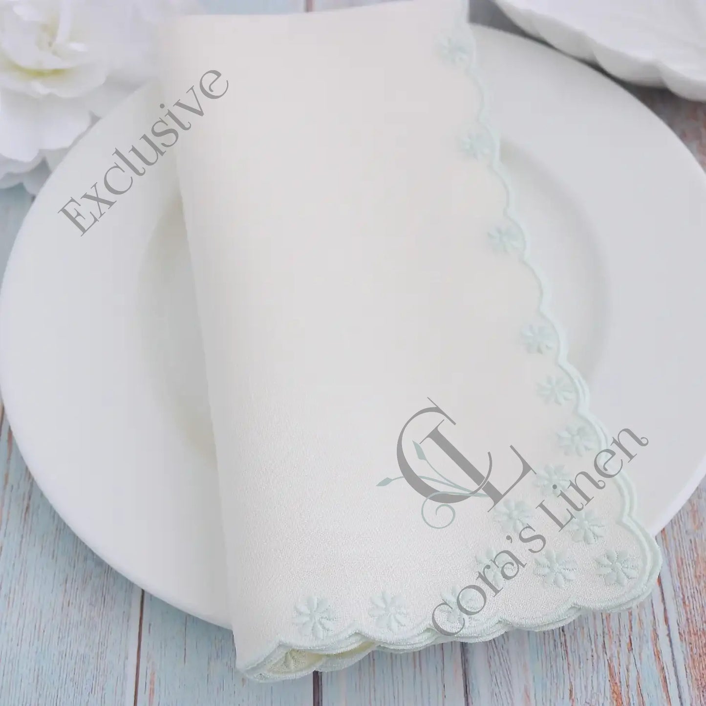 Daisies Scallops Linen Napkins (each)
