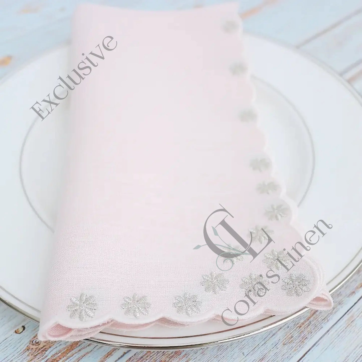 Daisies Scallops Linen Napkins (each)