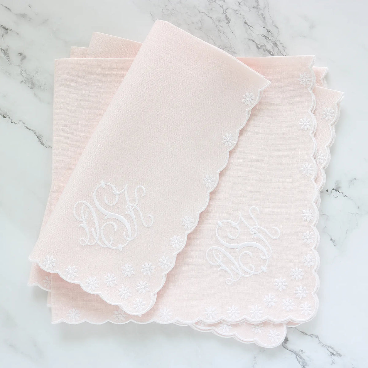 Daisies Scalloped Italian Linen Dinner Napkins (each)