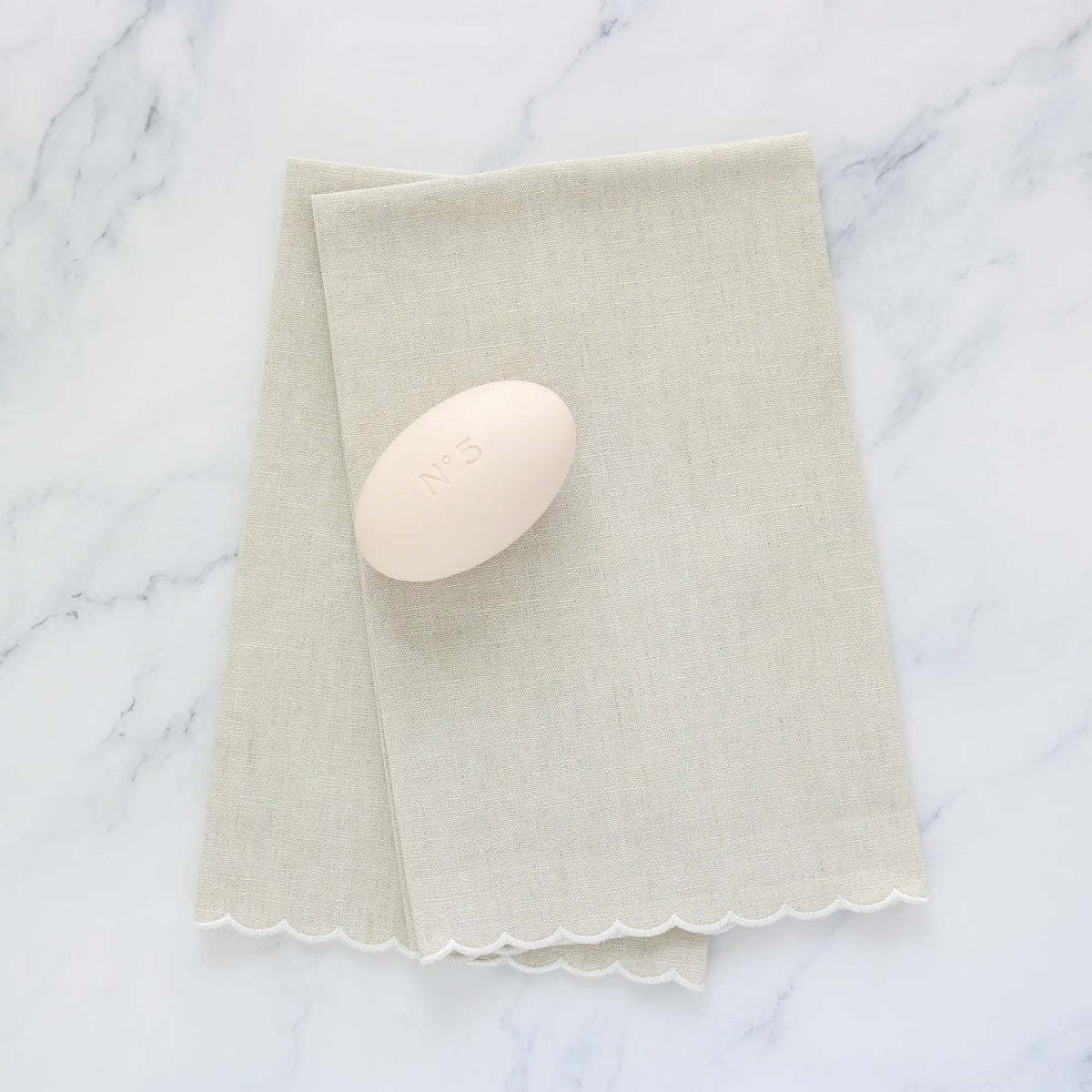 Verona Scalloped Linen Guest Towel