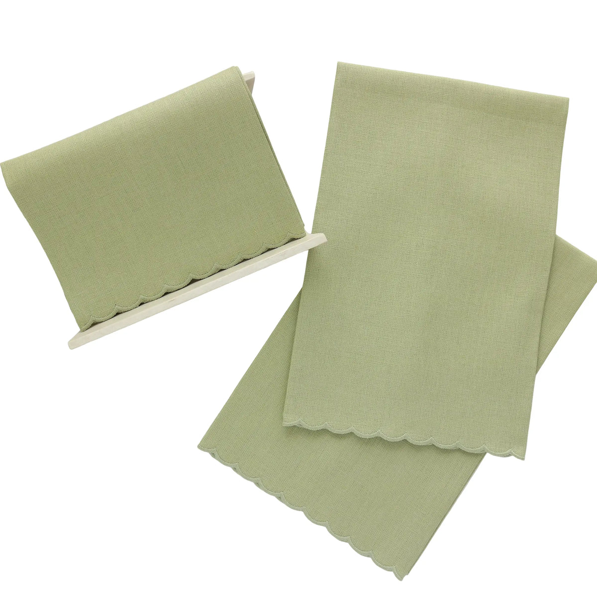 Verona Scalloped Linen Guest Towel