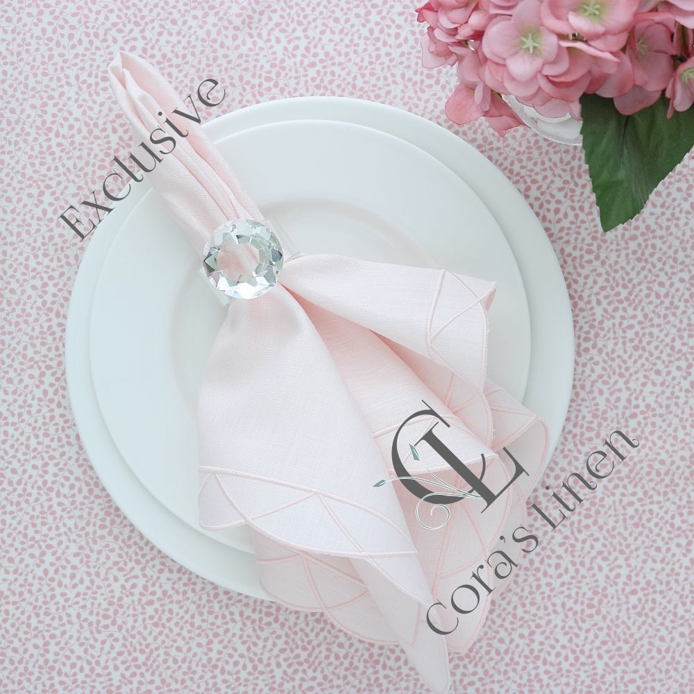 Overlapped Scallops Linen Napkins and Placemats (each)