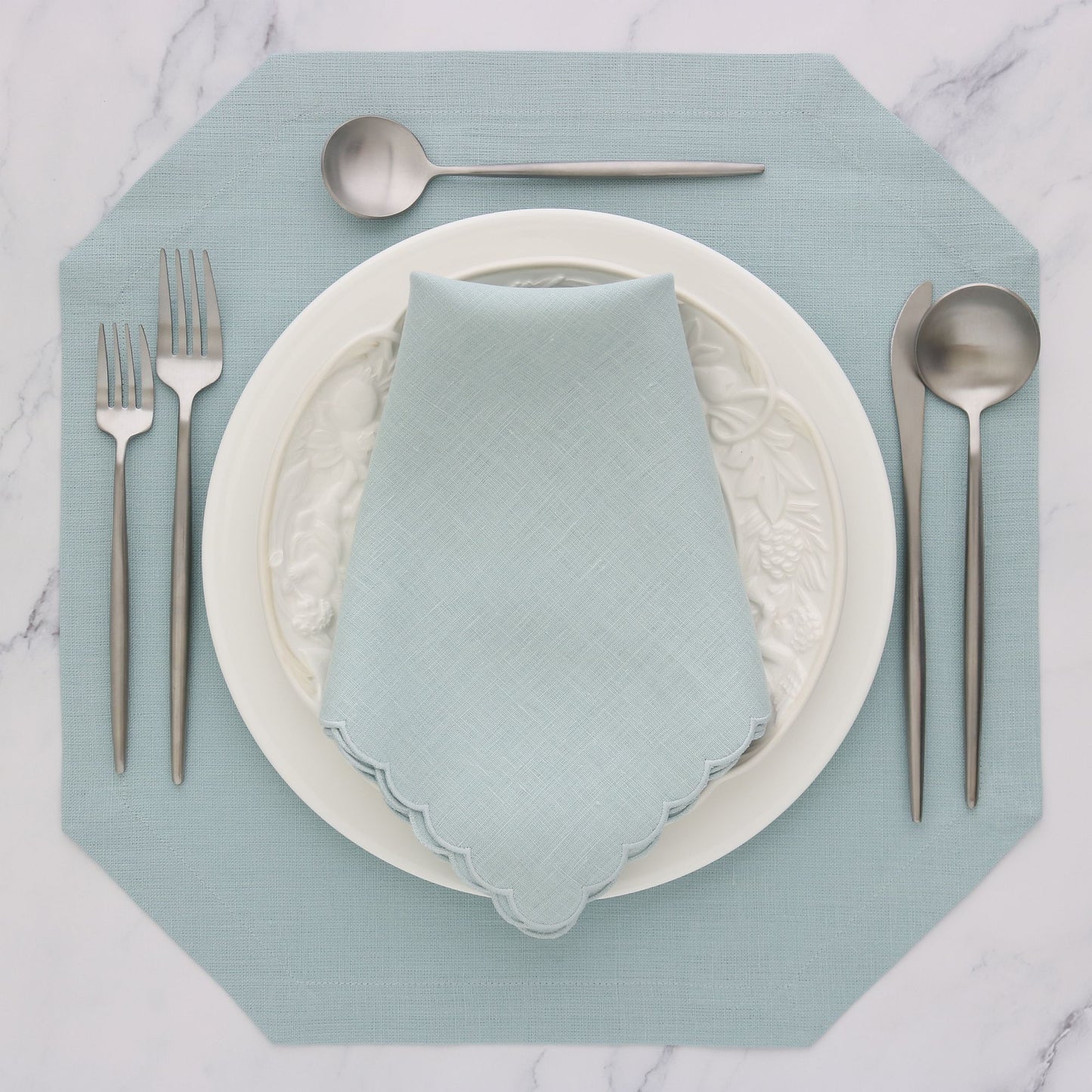 Seafoam Scalloped Linen Dinner Napkins (each)