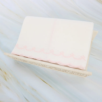 White Bergamo Scalloped Linen Guest Towel (each)