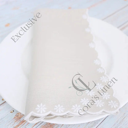 Daisies Scallops Linen Napkins (each)