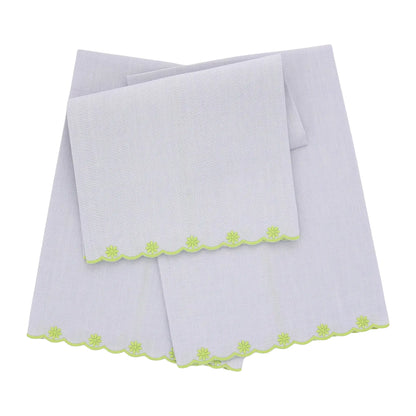 Daisies Scalloped Linen Guest Towel