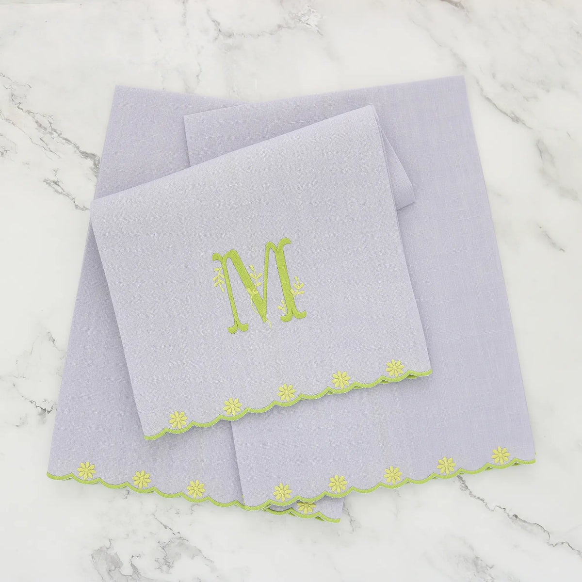 Daisies Scalloped Linen Guest Towel