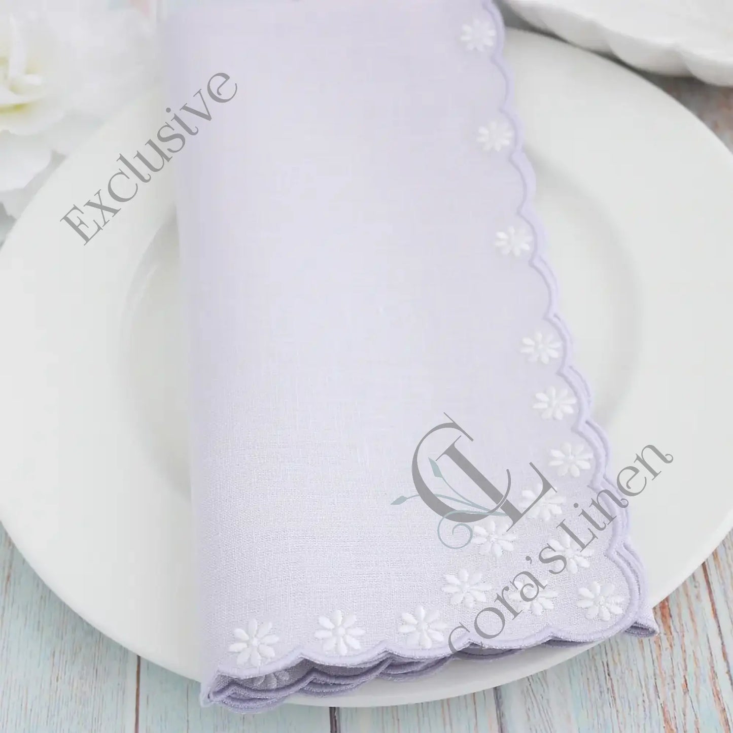 Daisies Scallops Linen Napkins (each)