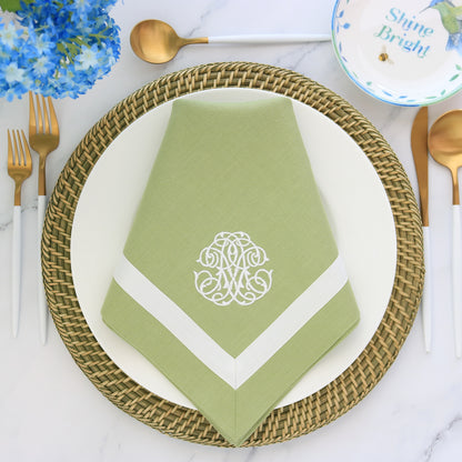Serviettes de table vertes avec bordure en ruban blanc (lot de 4)
