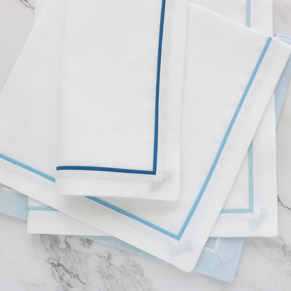 Serviettes de table blanches avec ruban bleu (lot de 4)