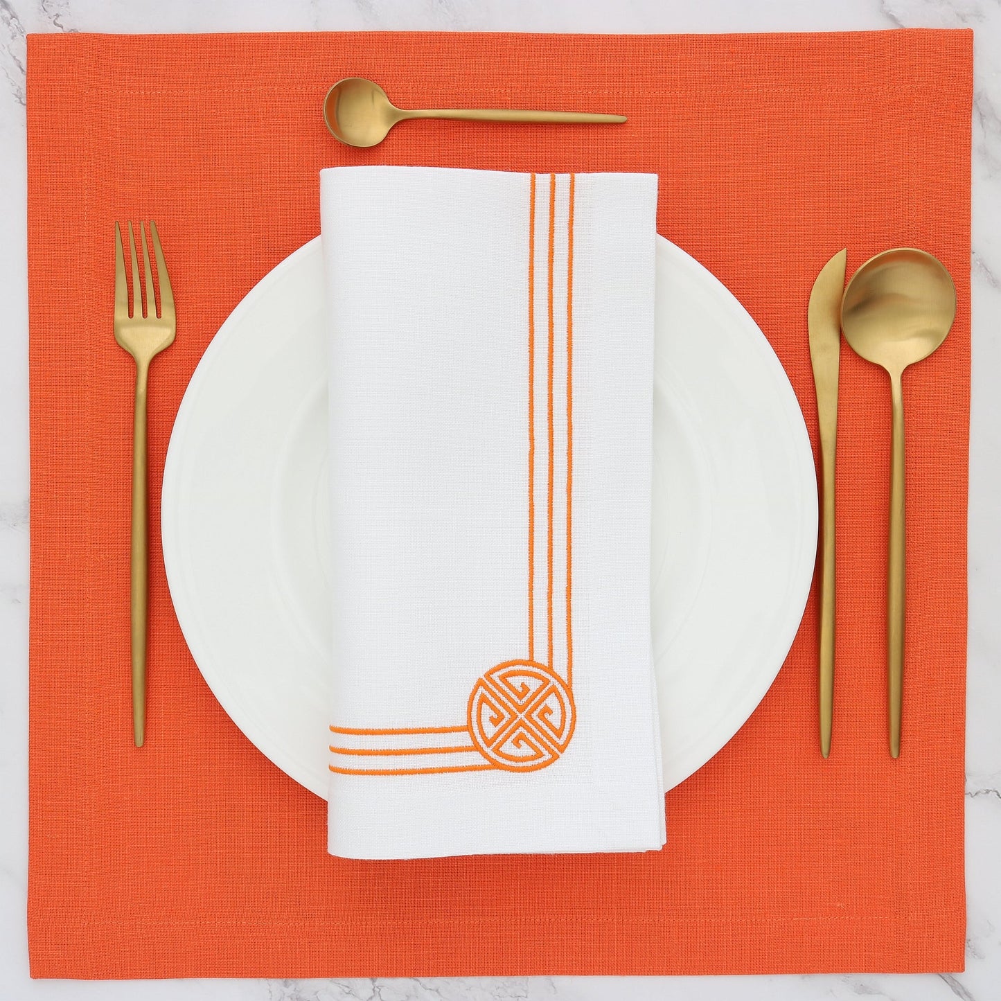 Chinese Motif Circle Knot on White Linen Dinner Napkins (set of 4)