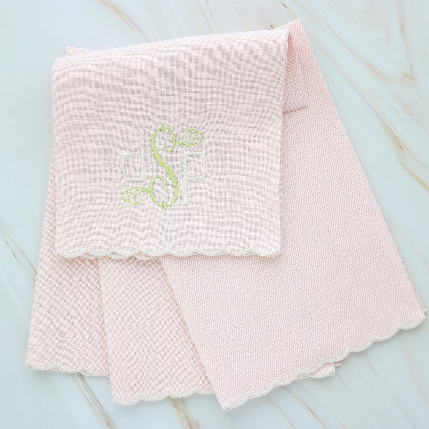 Asciugamano per ospiti in lino smerlato rosa tenue (ciascuno)